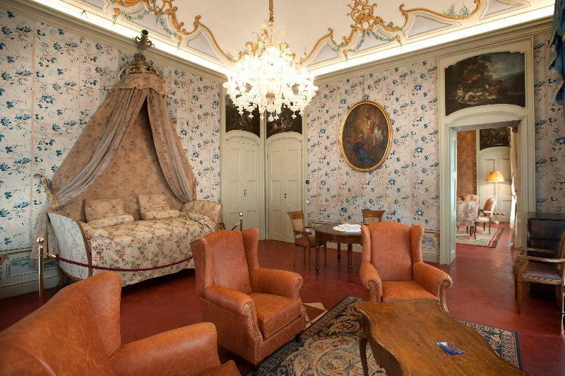 Castello Di Guarene Hotel Екстериор снимка